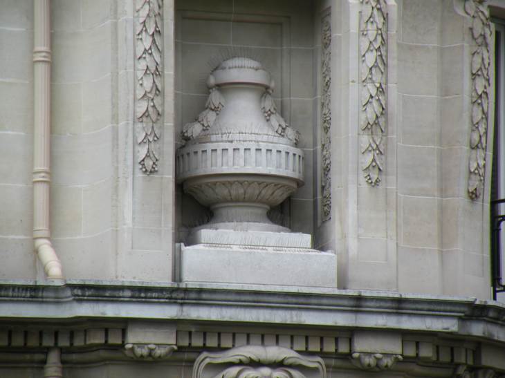  détail de façade d'immeuble, bd Vaugirard